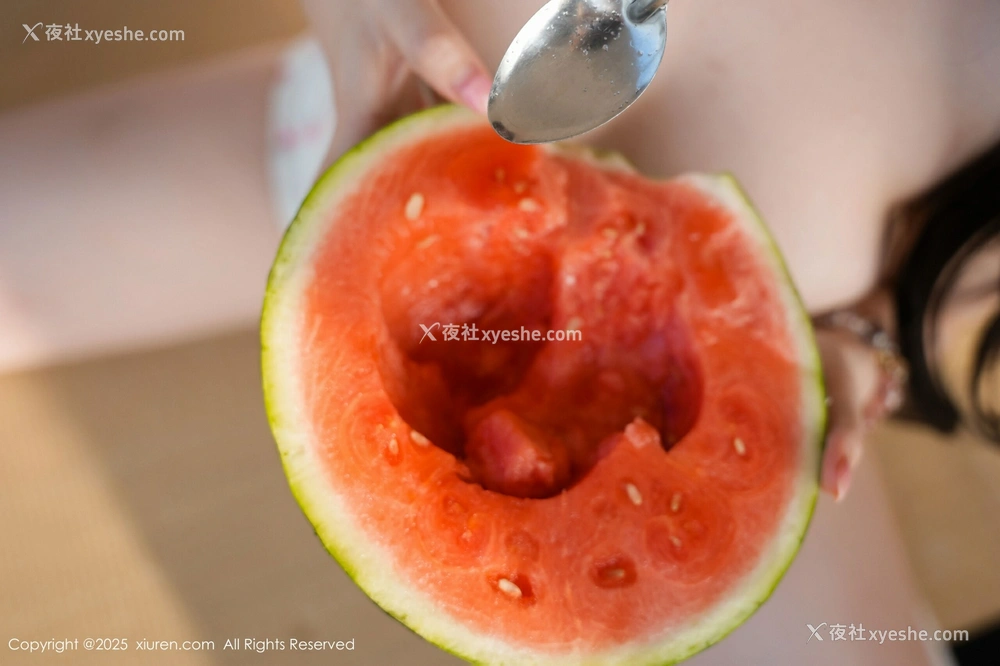 1P - [XiuRen秀人网] No.10483 软情 [89P]