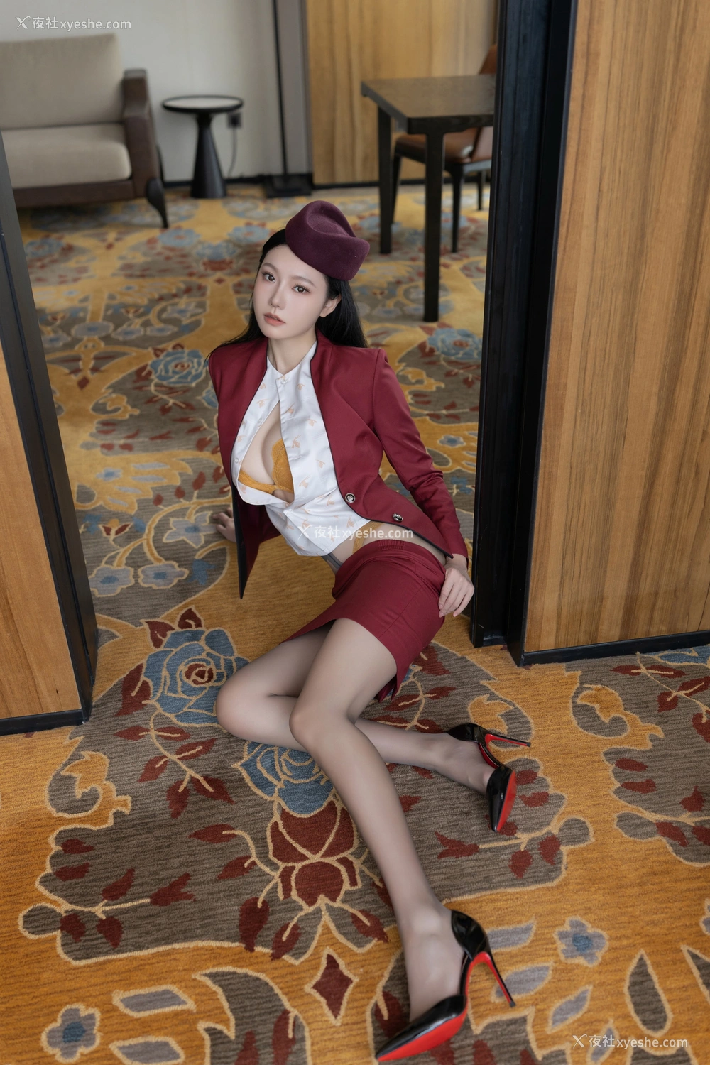 1P - 秀人网 美女名模 安然anran – 超清无水印《空姐制服》 [95P]