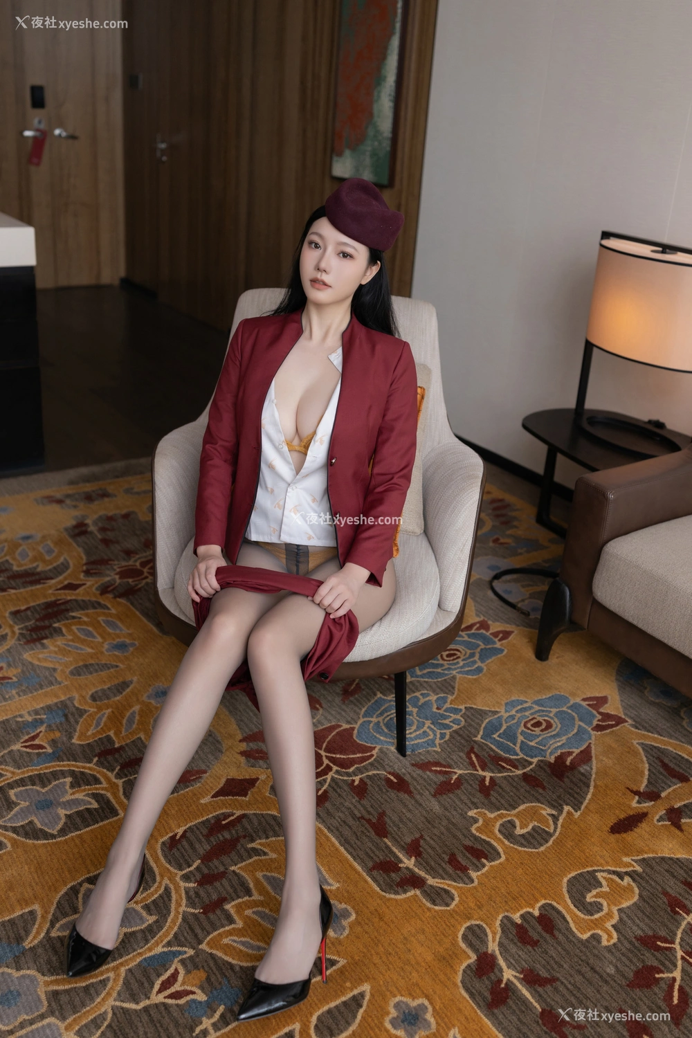 1P - 秀人网 美女名模 安然anran – 超清无水印《空姐制服》 [95P]