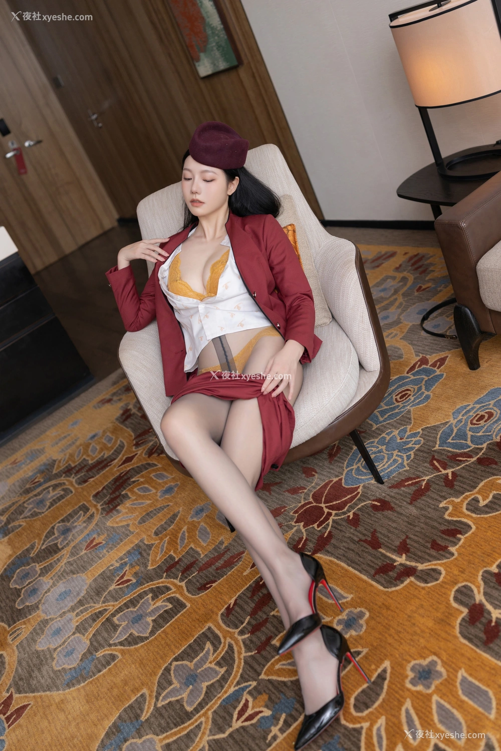 1P - 秀人网 美女名模 安然anran – 超清无水印《空姐制服》 [95P]