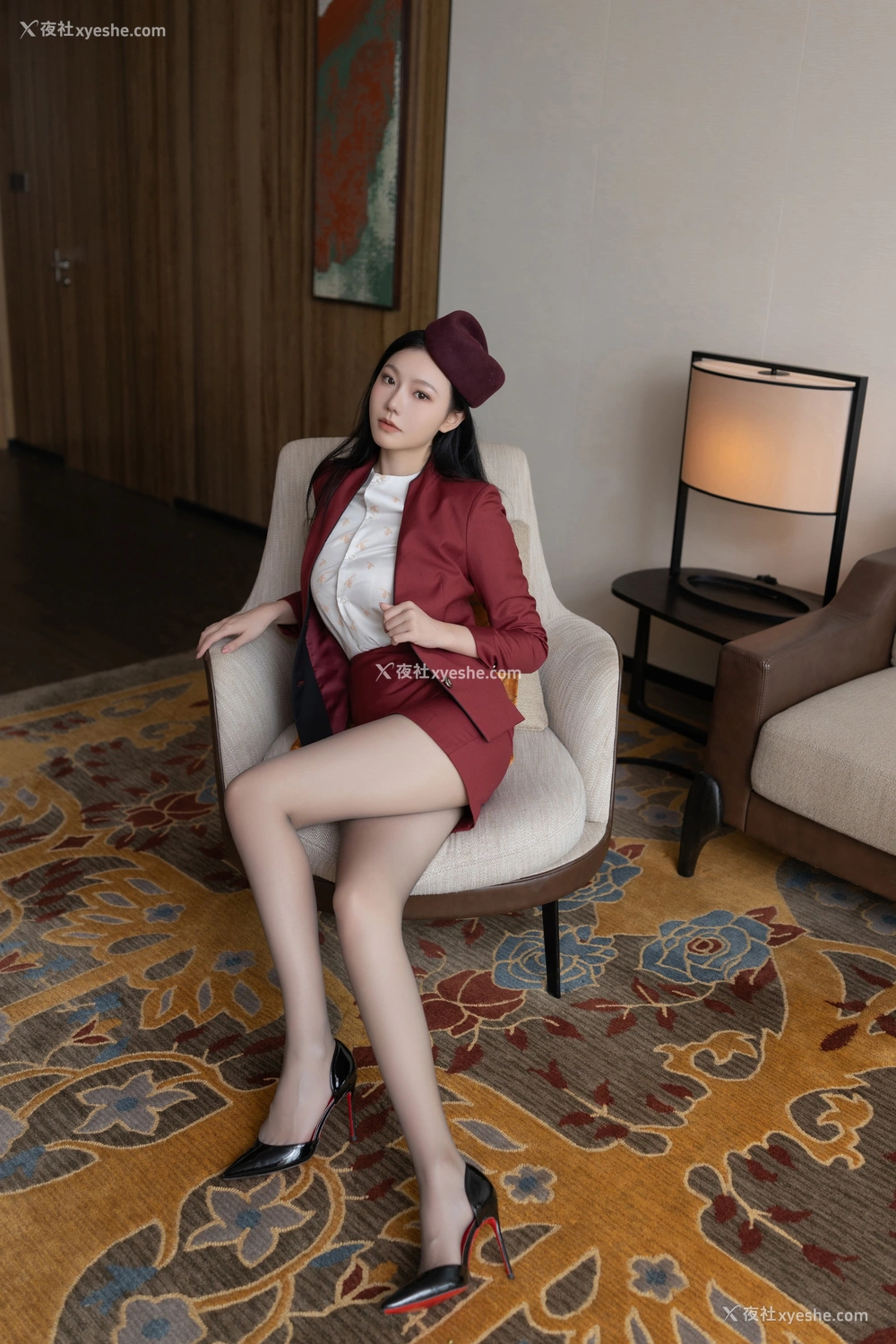 1P - 秀人网 美女名模 安然anran – 超清无水印《空姐制服》 [95P]