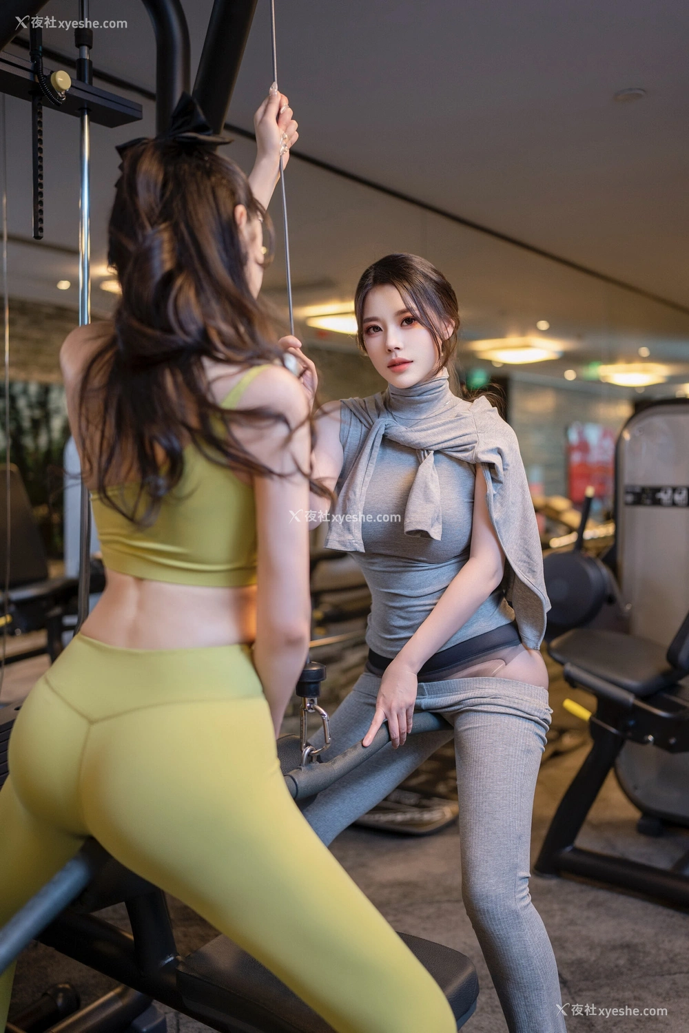 1P - 秀人网 豪乳模特 李丽莎 & 白茹雪abby – 内购无水印《运动套装丰乳肥臀惹火对决》 [94P]