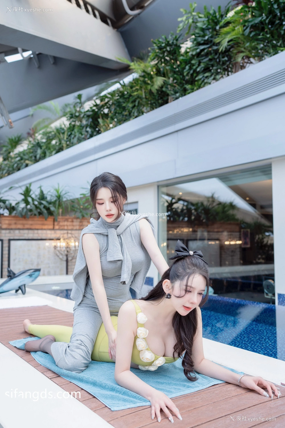 1P - 秀人网 豪乳模特 李丽莎 & 白茹雪abby – 内购无水印《运动套装丰乳肥臀惹火对决》 [94P]