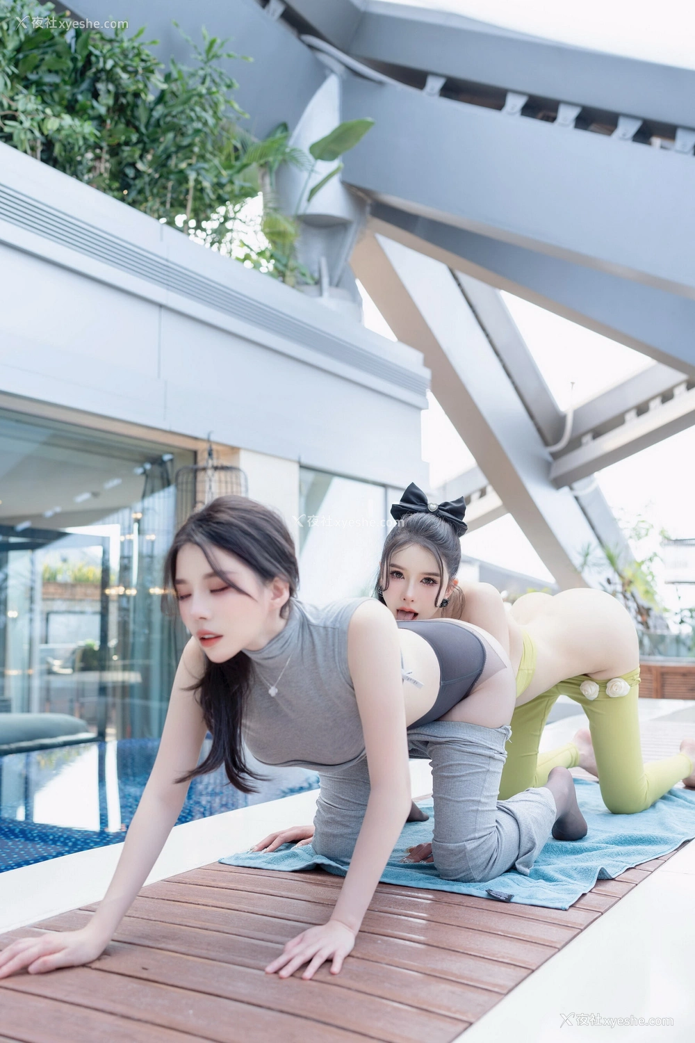 1P - 秀人网 豪乳模特 李丽莎 & 白茹雪abby – 内购无水印《运动套装丰乳肥臀惹火对决》 [94P]