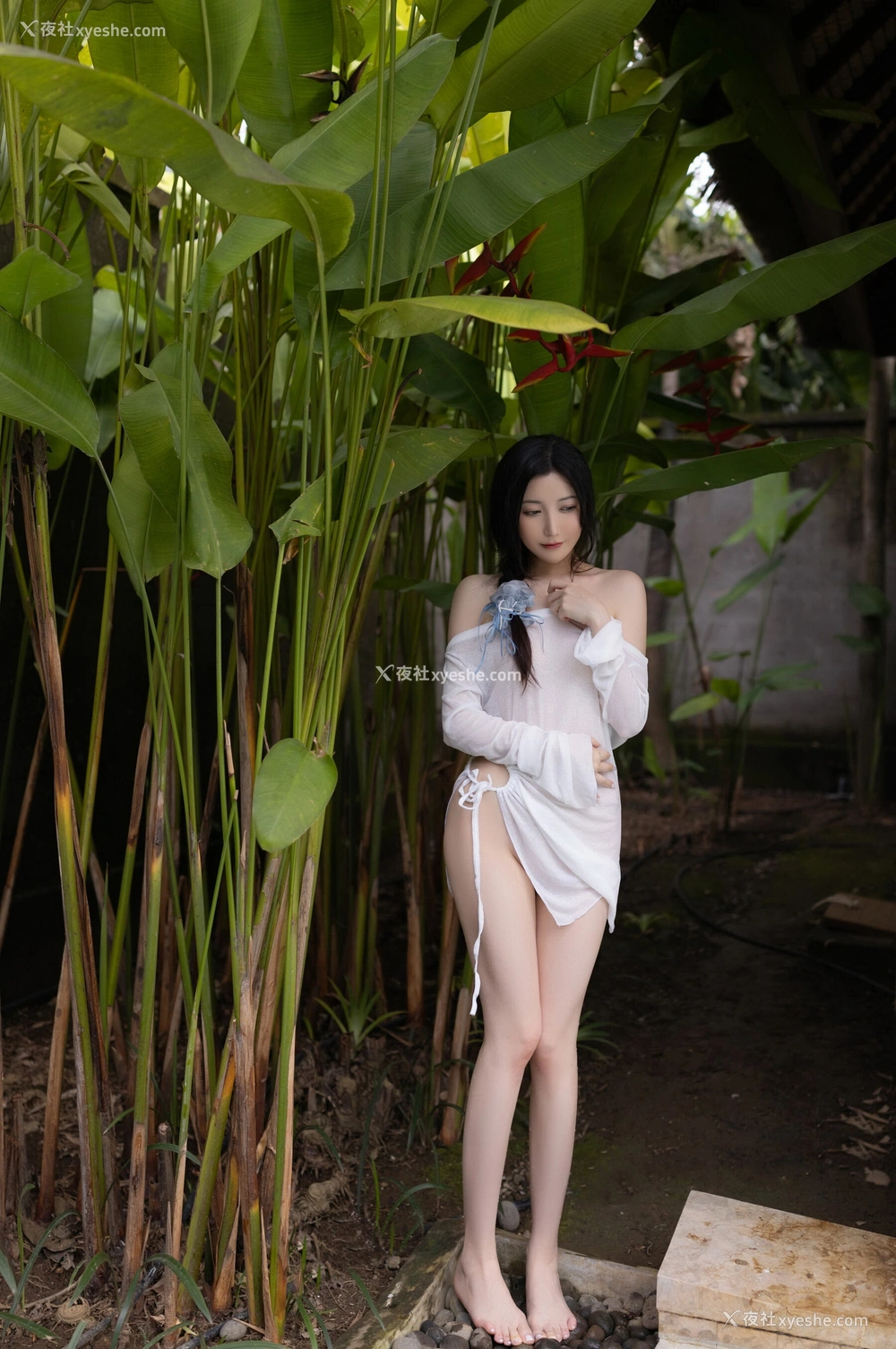 1P - 秀人网 美女名模 鱼子酱Fish – 内购无水印《印度尼西亚旅拍-蓝色比基尼》 [123P]