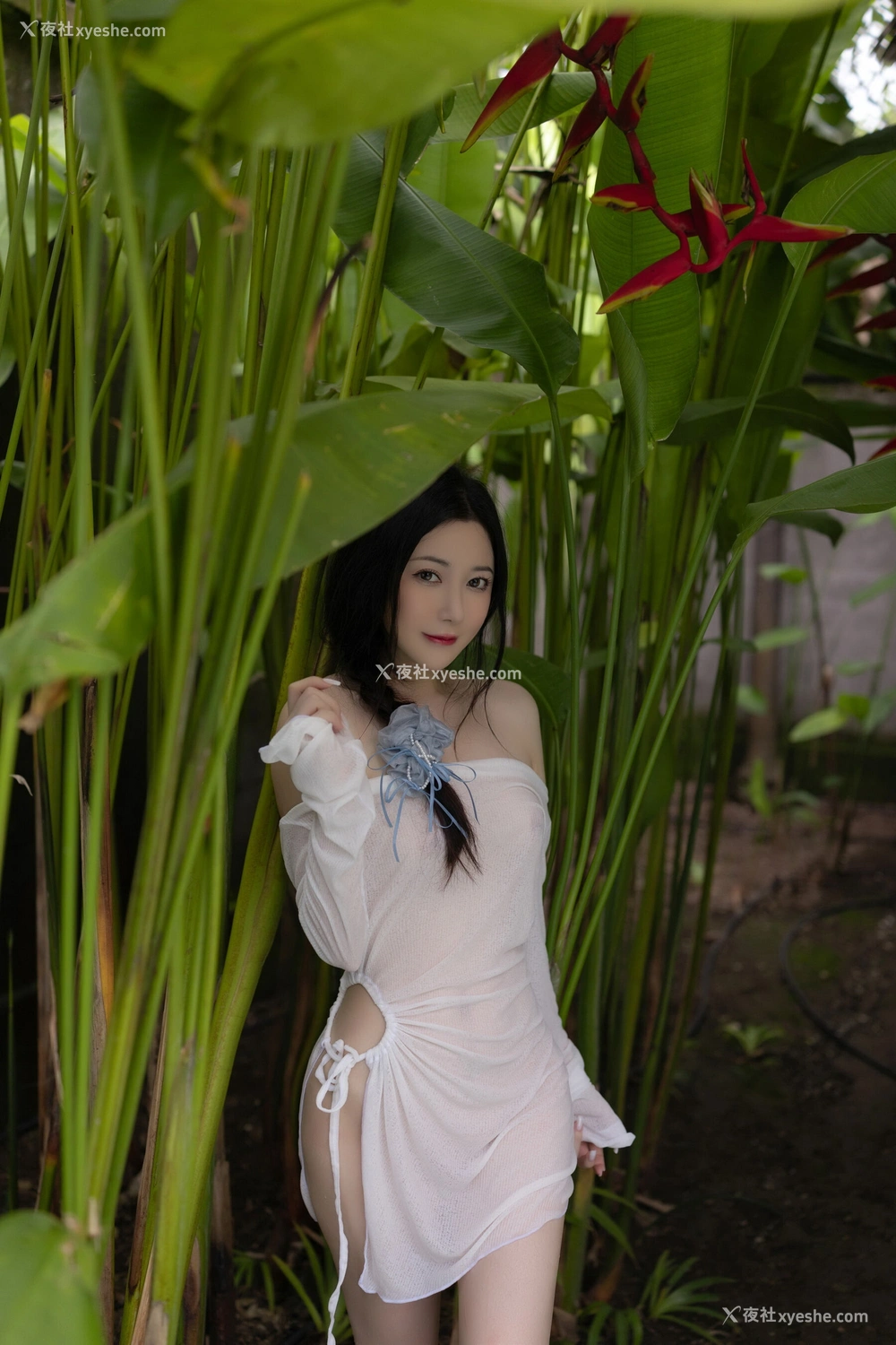 1P - 秀人网 美女名模 鱼子酱Fish – 内购无水印《印度尼西亚旅拍-蓝色比基尼》 [123P]