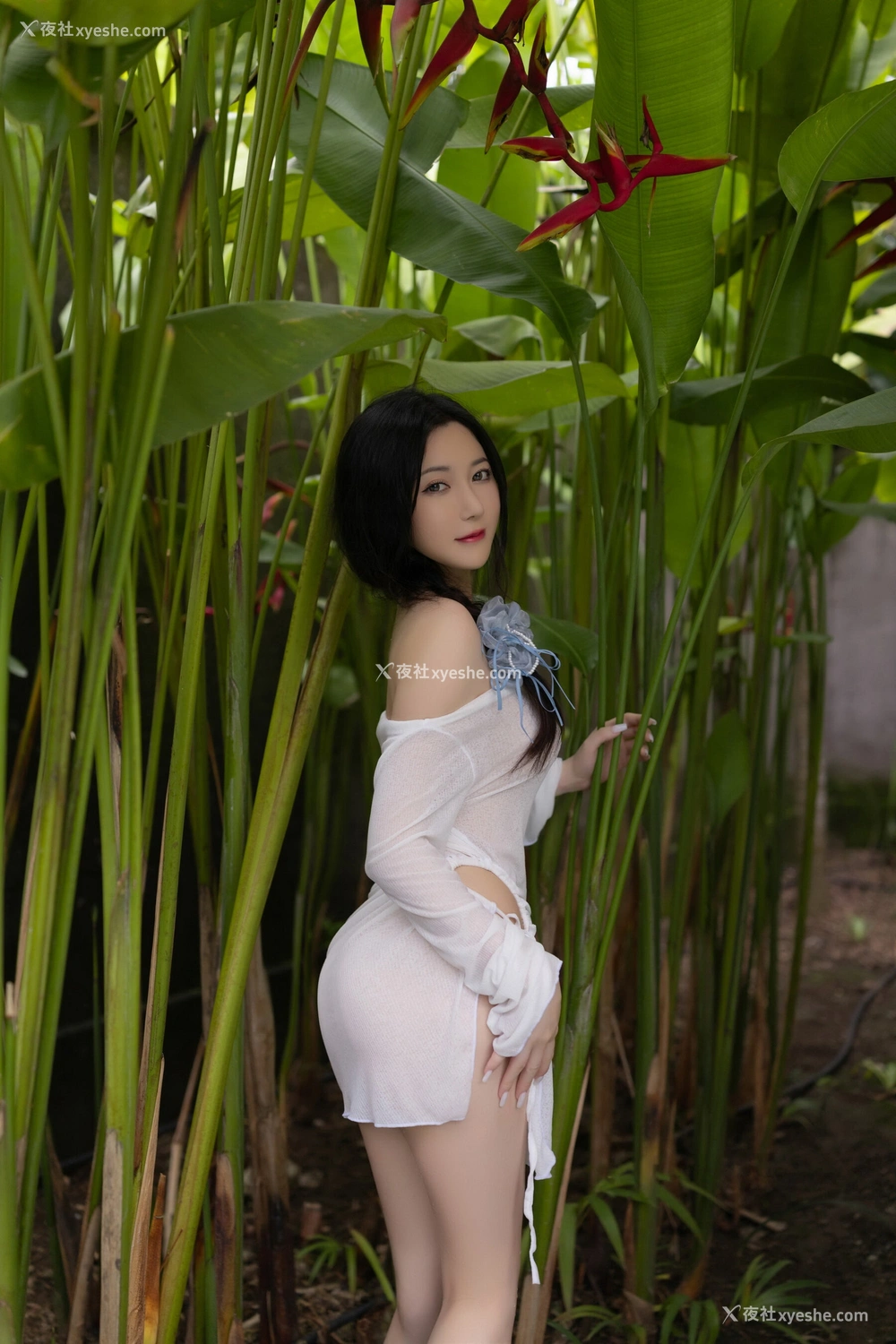 1P - 秀人网 美女名模 鱼子酱Fish – 内购无水印《印度尼西亚旅拍-蓝色比基尼》 [123P]
