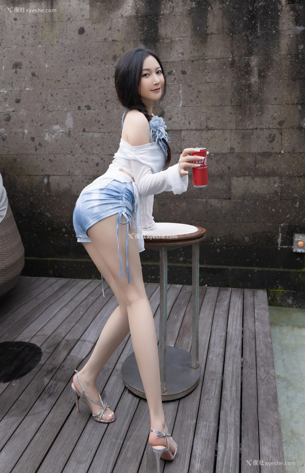 1P - 秀人网 美女名模 鱼子酱Fish – 内购无水印《印度尼西亚旅拍-蓝色比基尼》 [123P]