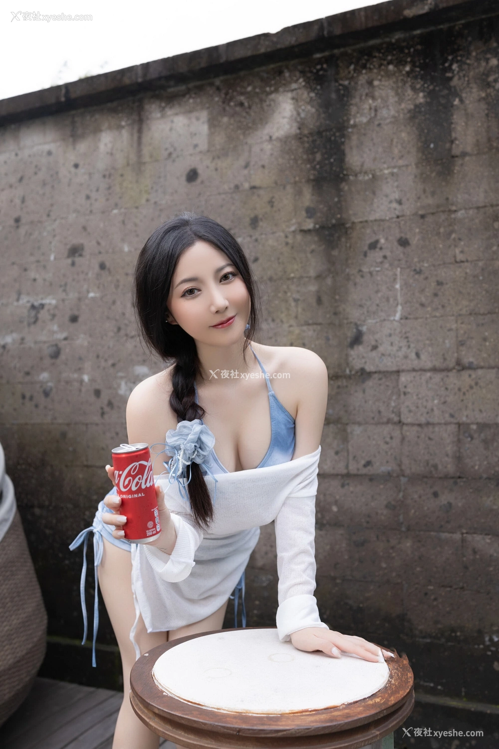 1P - 秀人网 美女名模 鱼子酱Fish – 内购无水印《印度尼西亚旅拍-蓝色比基尼》 [123P]