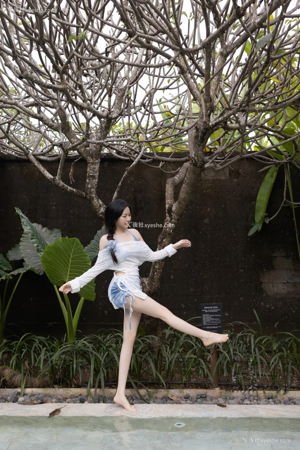 1P - 秀人网 美女名模 鱼子酱Fish – 内购无水印《印度尼西亚旅拍-蓝色比基尼》 [123P]