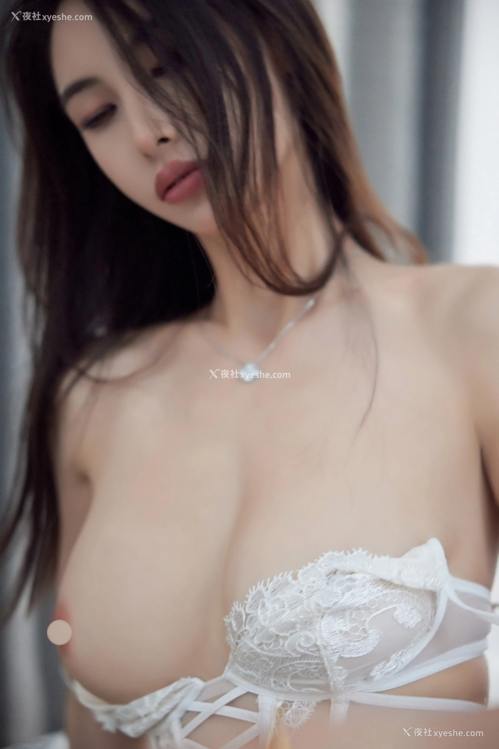 1P - 秀人网 御姐名模 Lingyu69 – 超清无水印完整版《白色蕾丝》 [74P]