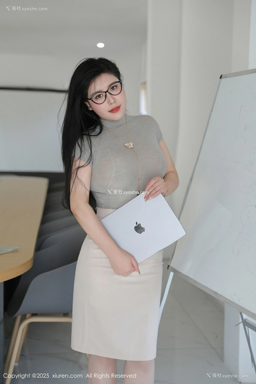 1P - [XiuRen秀人网] No.10488 王婉悠Queen [81P]