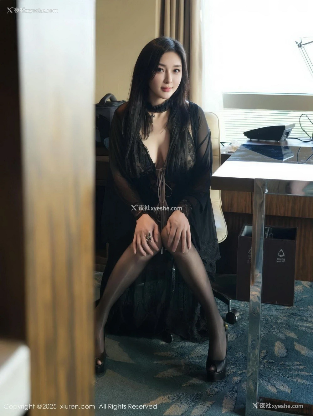 1P - [XiuRen秀人网] No.10490 苏一诺 [81P]