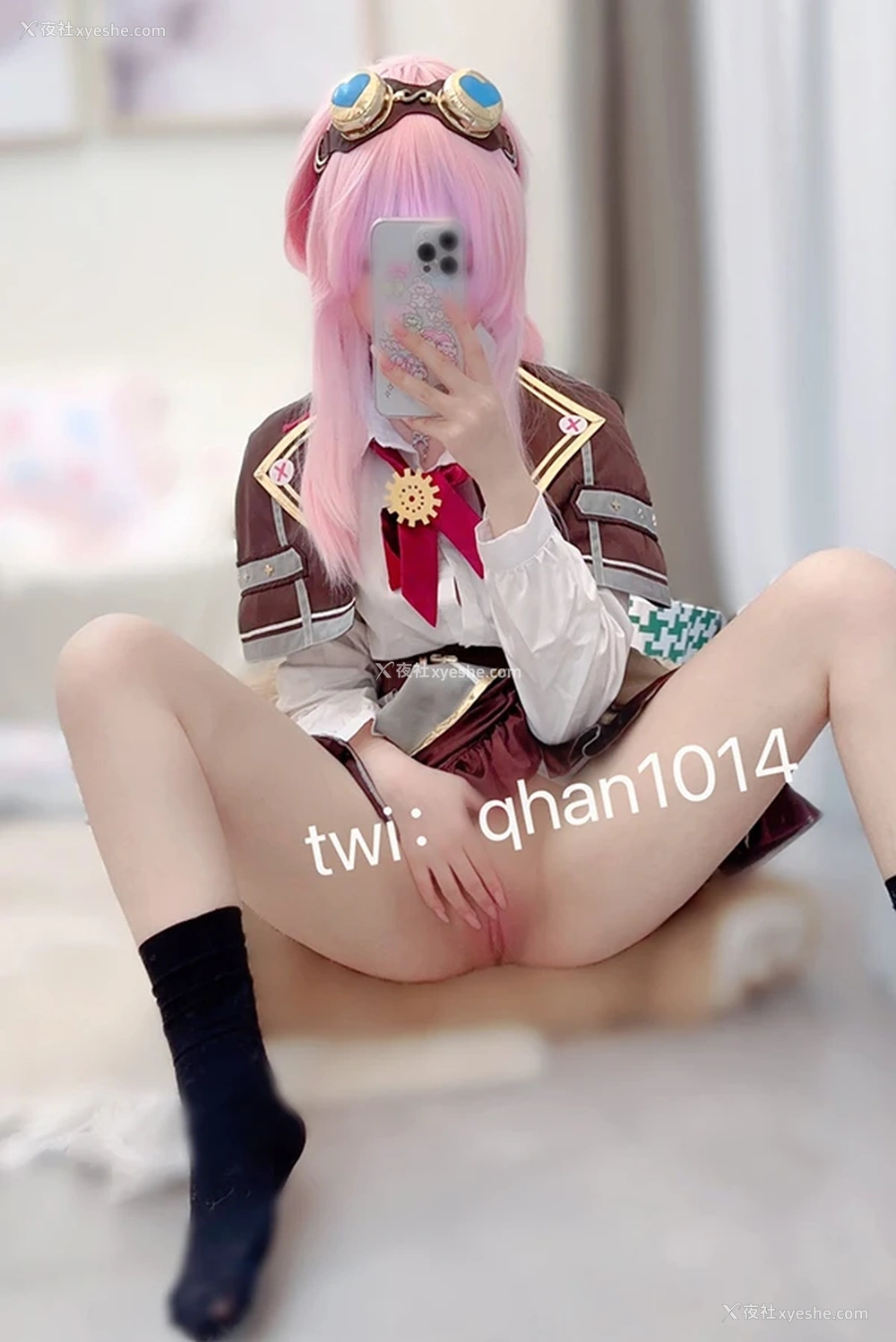 1P - 推特小美女小涵酱私拍粉嫩尺度人体图集