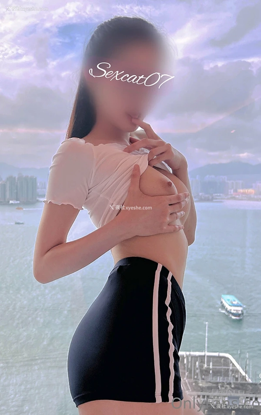 1P - 推特美女@猫剧情私拍九头身正点身材尺度图集2