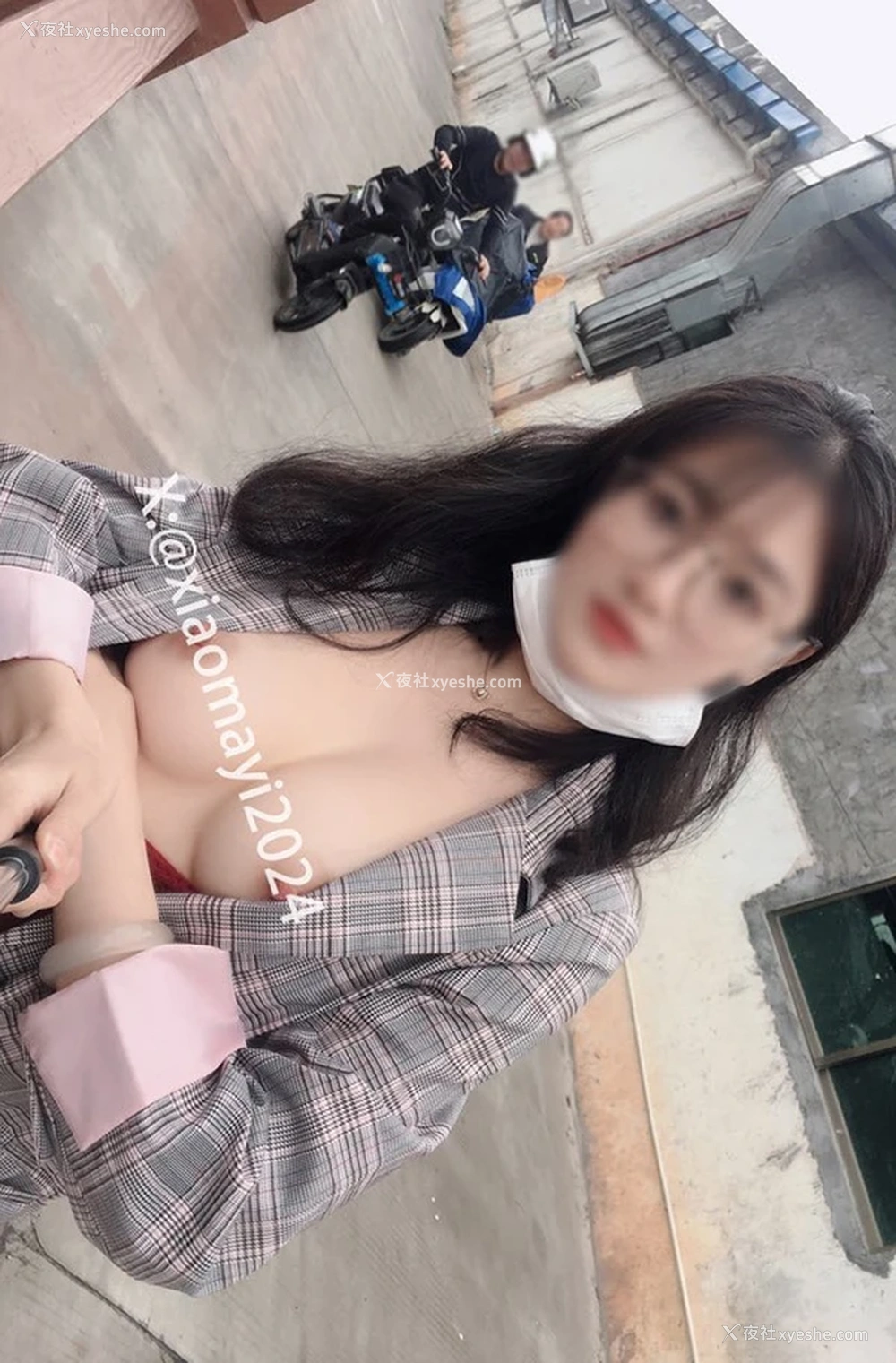 1P - 推特美女@xiaomayi2024爱露出户外尺度图集2