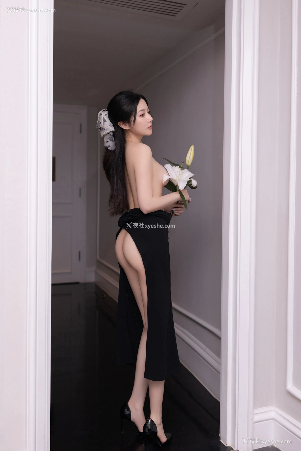 1P - 秀人网 美女名模 鱼子酱Fish – 高清无水印版《水仙花故事》 [123P]