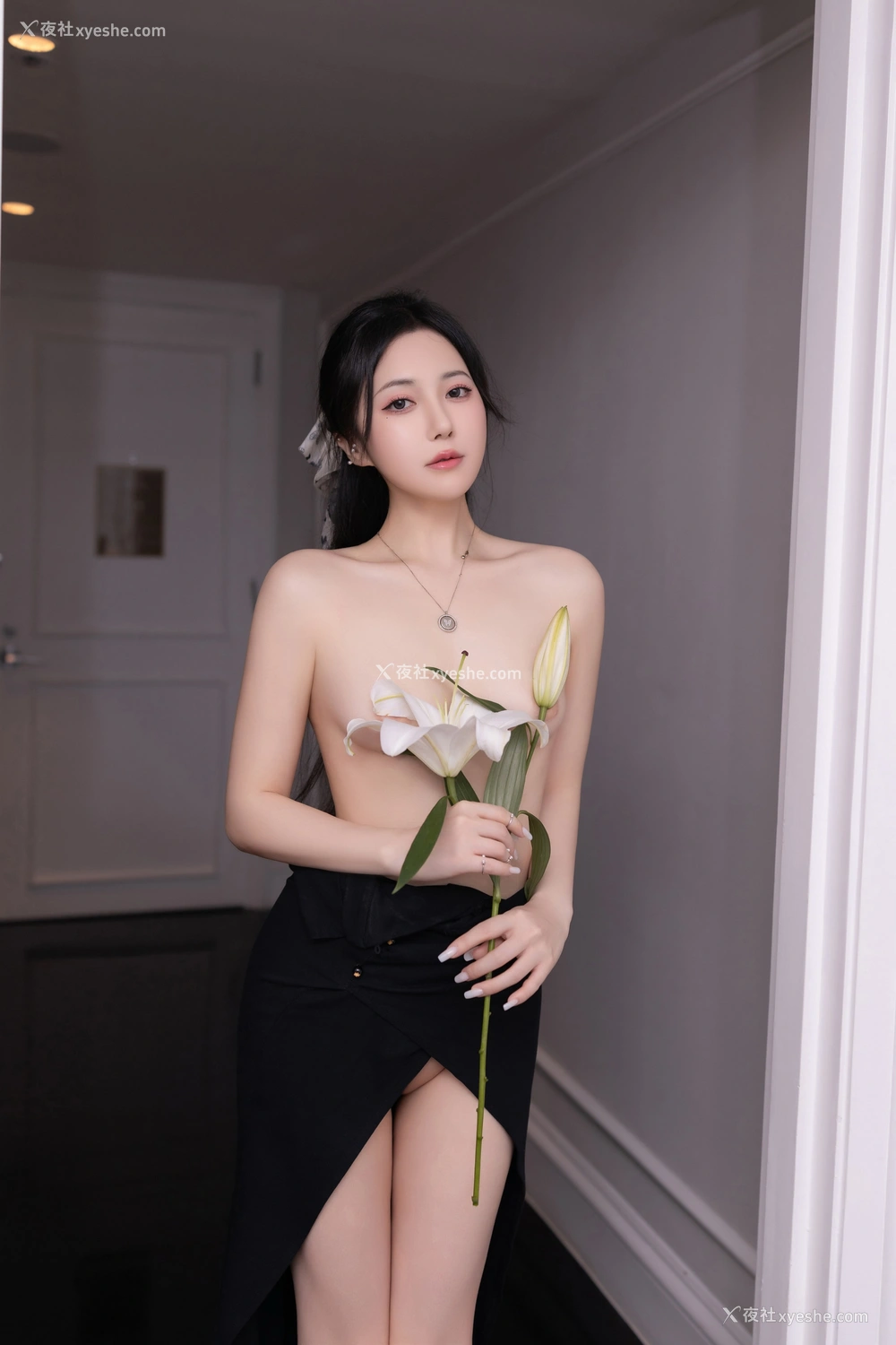 1P - 秀人网 美女名模 鱼子酱Fish – 高清无水印版《水仙花故事》 [123P]