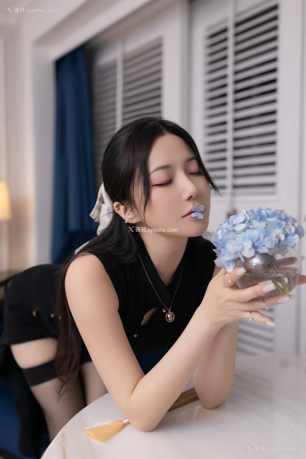 1P - 秀人网 美女名模 鱼子酱Fish – 高清无水印版《水仙花故事》 [123P]