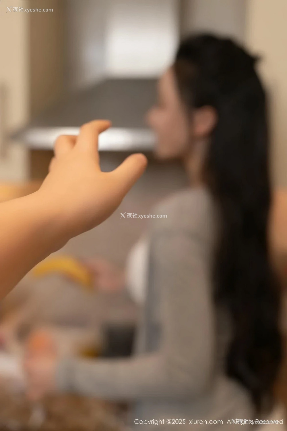 1P - [XiuRen秀人网] No.10513 小逗逗 [75P]