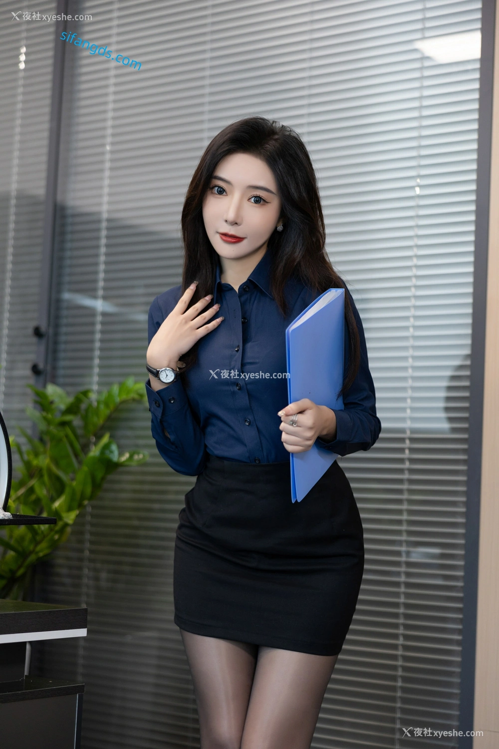 1P - 秀人网 美女名模 王馨瑶yanni – 蓝衬衣紧身包臀裙 办公室完美俏佳人 [91P]