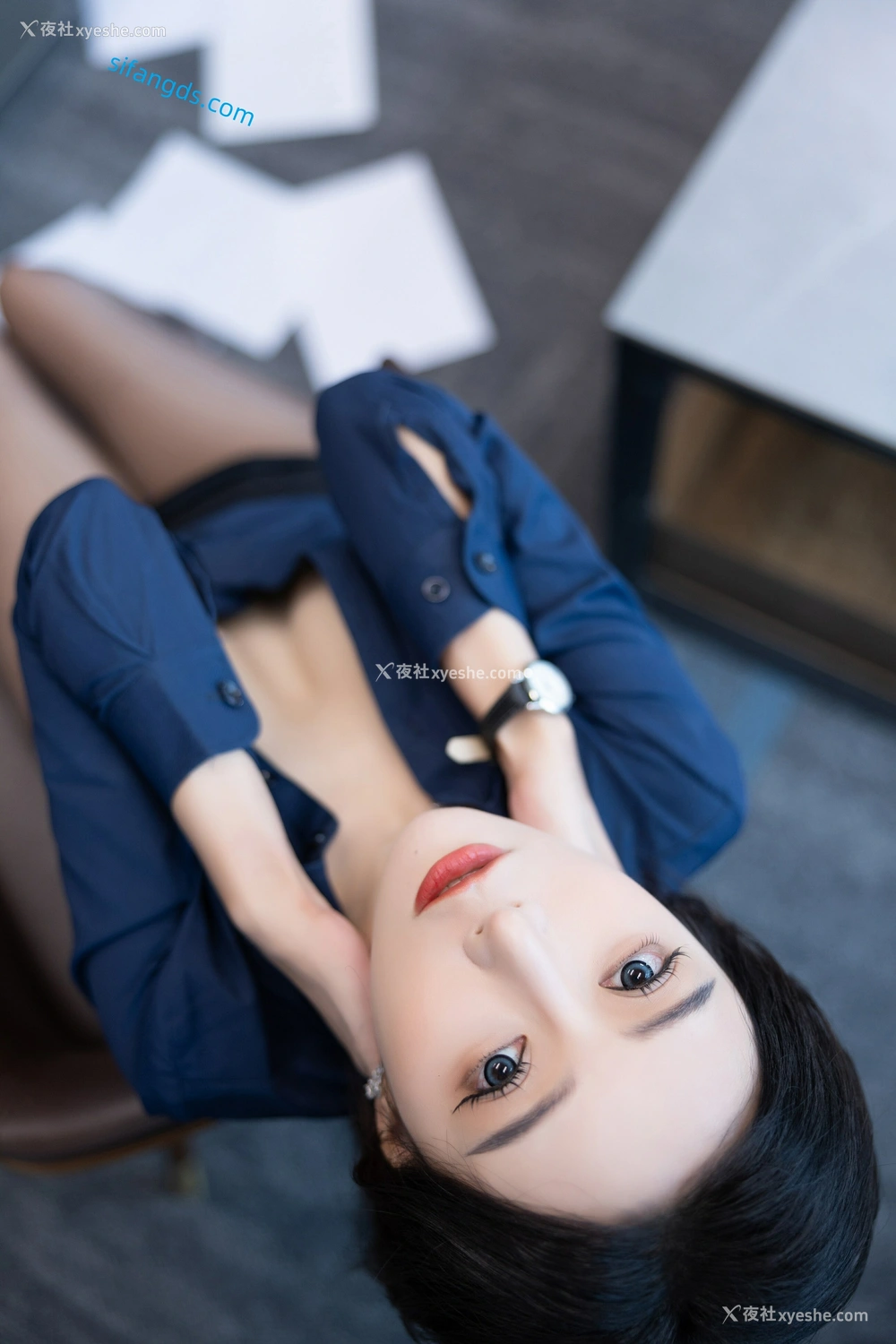 1P - 秀人网 美女名模 王馨瑶yanni – 蓝衬衣紧身包臀裙 办公室完美俏佳人 [91P]