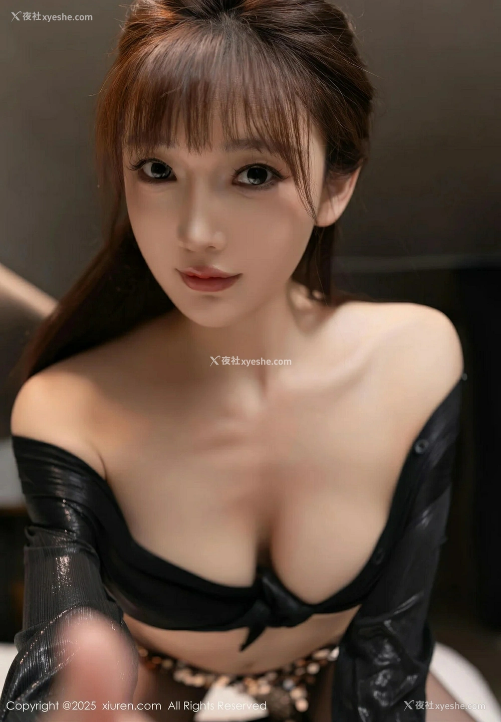 1P - [XiuRen秀人网] No.10505 陆萱萱 [81P]