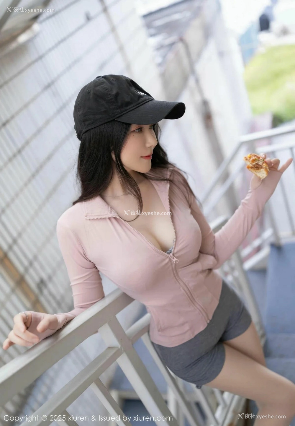 1P - [XiuRen秀人网] No.10542 鱼子酱Fish [81P]