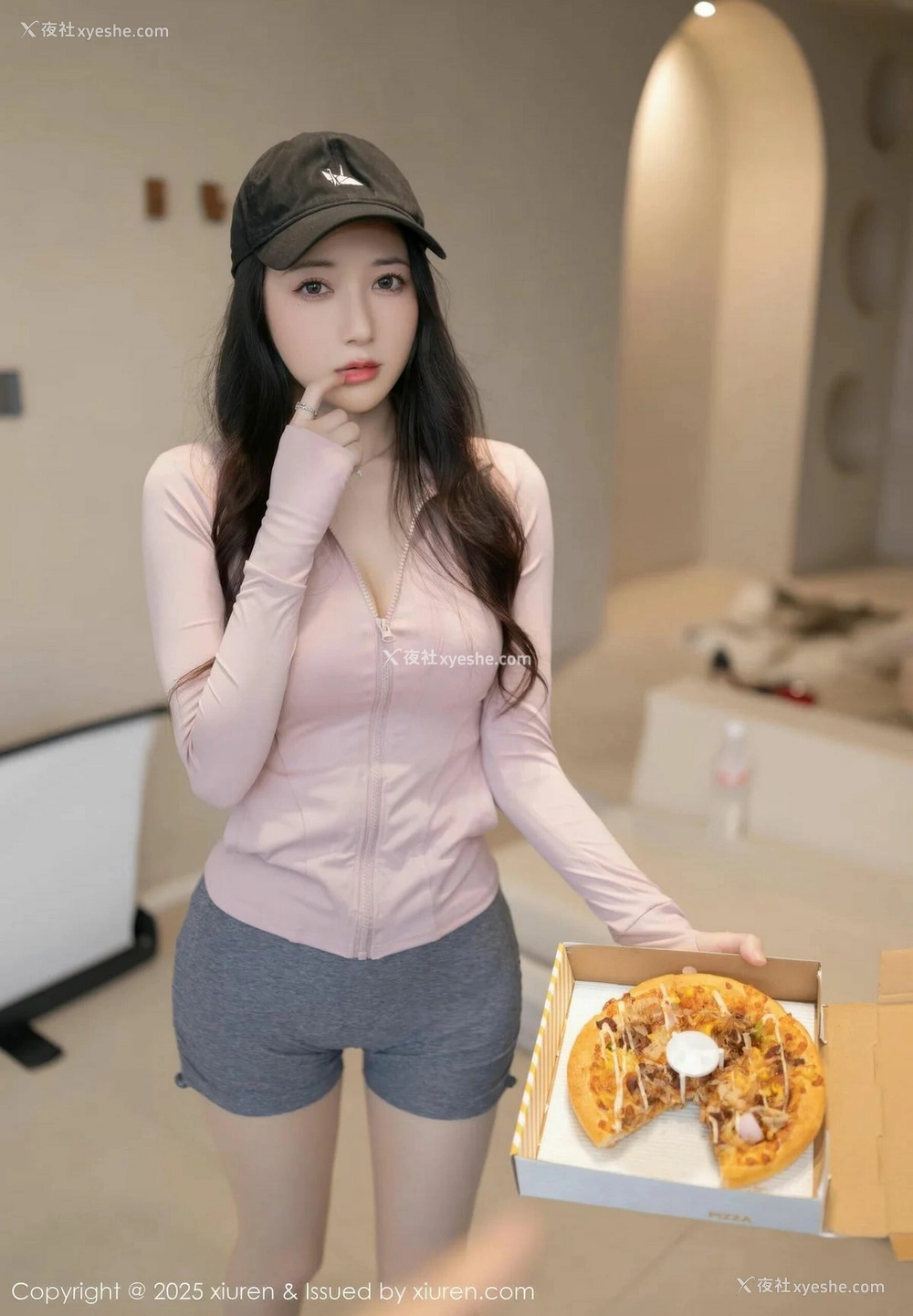 1P - [XiuRen秀人网] No.10542 鱼子酱Fish [81P]