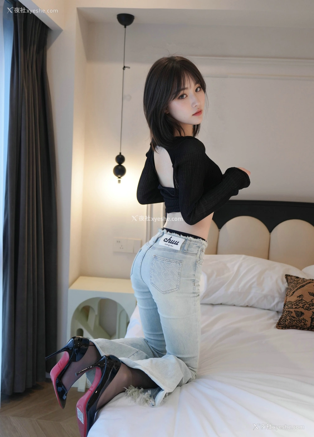 1P - 阿汁/汁汁 – 内购无水印 牛仔裤黑丝 [73P]
