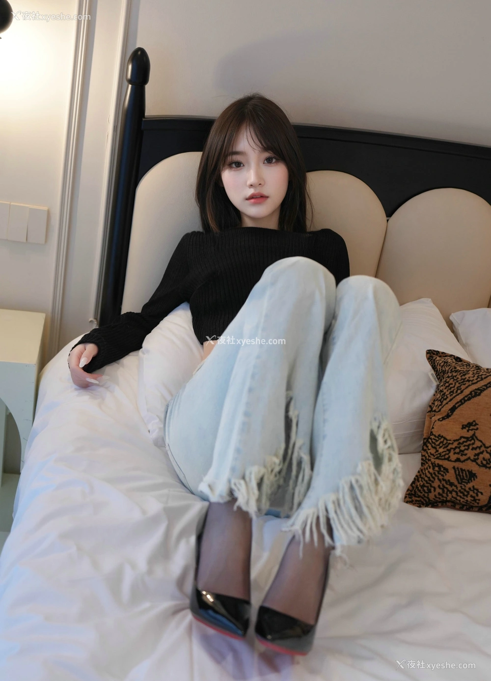 1P - 阿汁/汁汁 – 内购无水印 牛仔裤黑丝 [73P]
