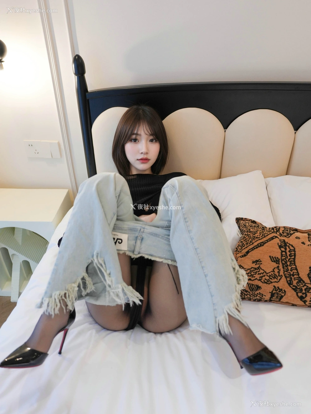 1P - 阿汁/汁汁 – 内购无水印 牛仔裤黑丝 [73P]