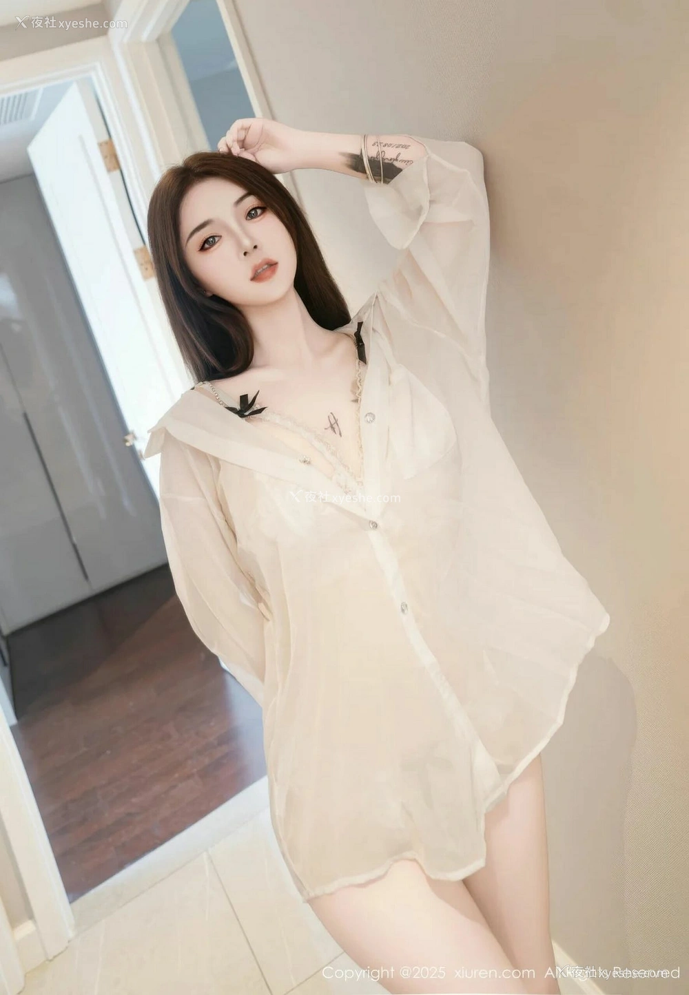 1P - [XiuRen秀人网] No.10549 沐娜娜 [77P]