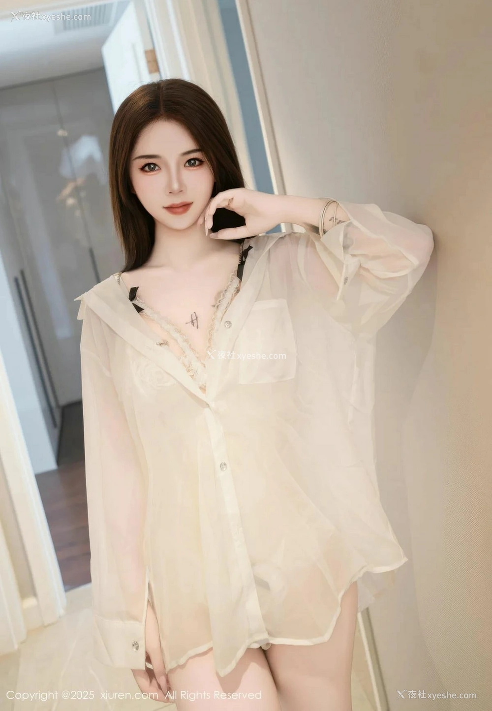 1P - [XiuRen秀人网] No.10549 沐娜娜 [77P]