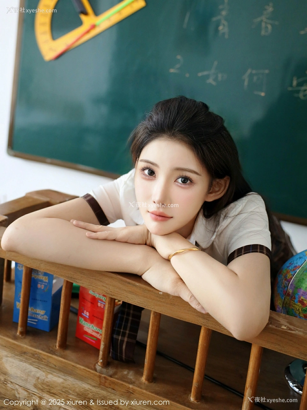 1P - [XiuRen秀人网] No.10512 梨霜儿 [82P]