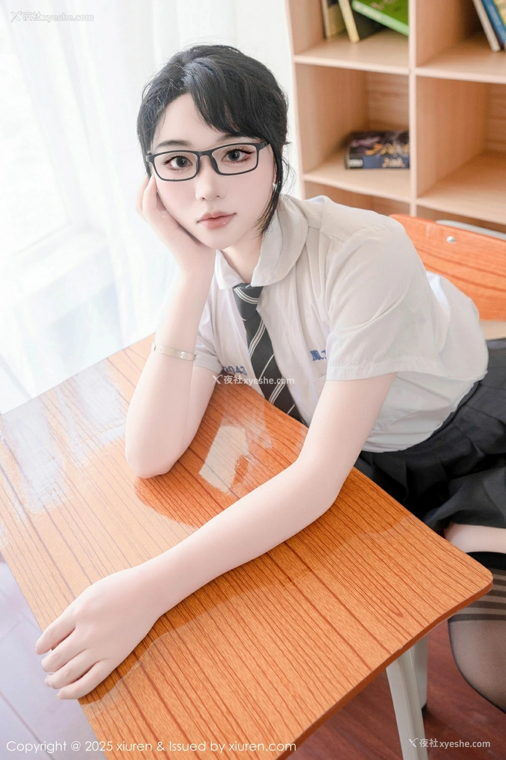 1P - [XiuRen秀人网] No.10530 汐汐爱吃草莓 [86P]