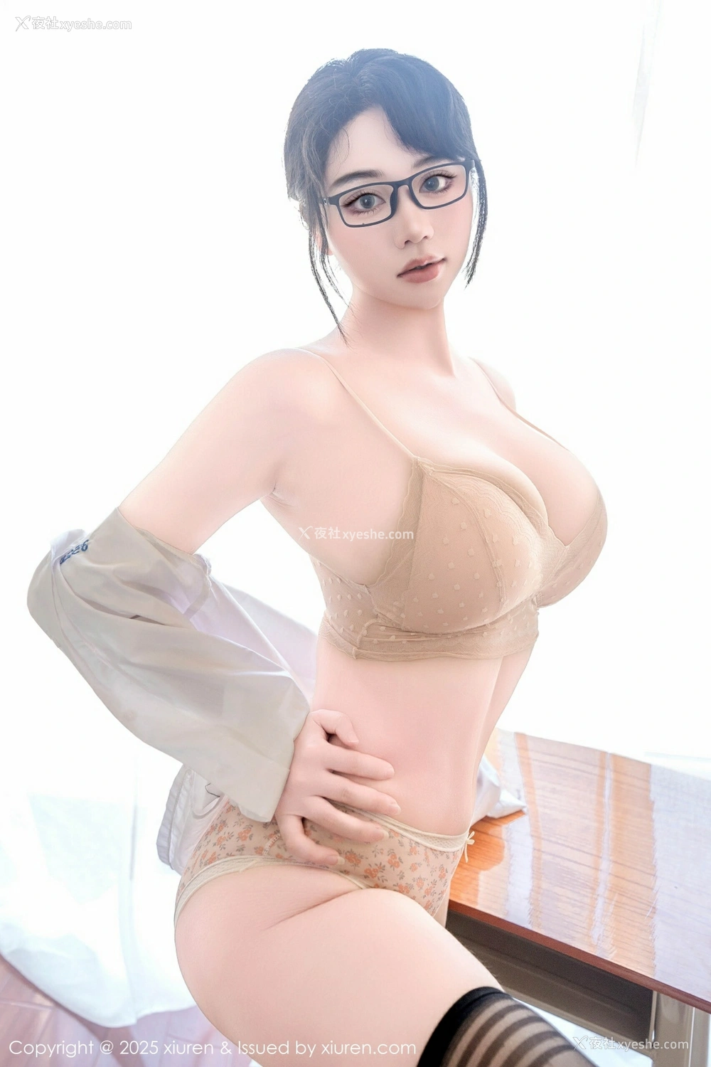 1P - [XiuRen秀人网] No.10530 汐汐爱吃草莓 [86P]