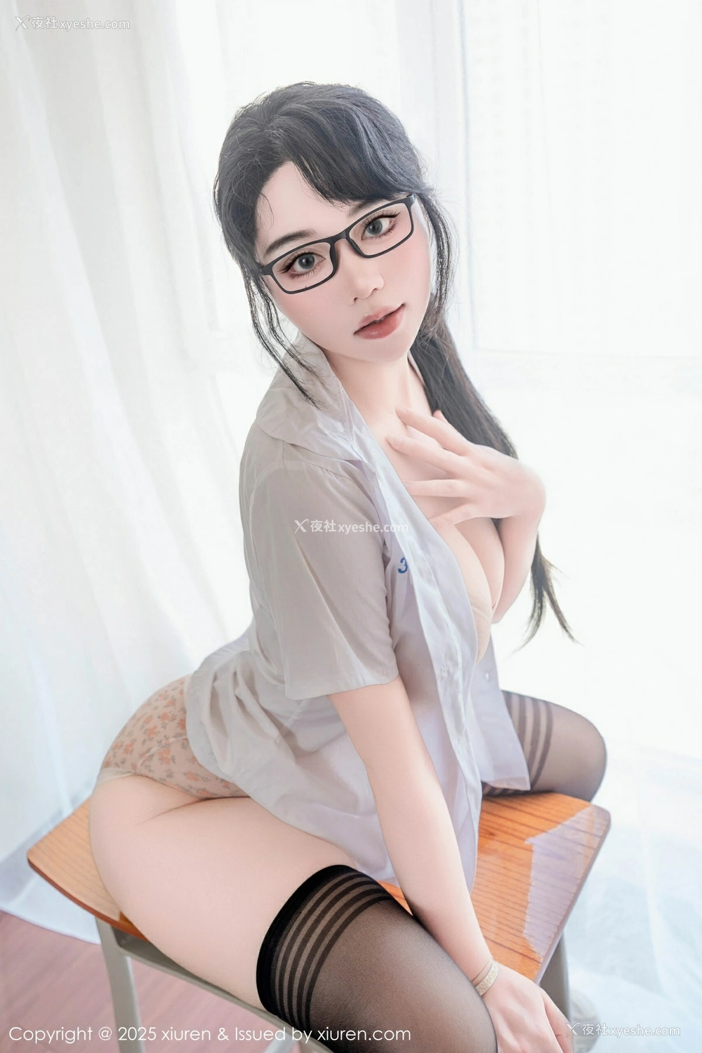1P - [XiuRen秀人网] No.10530 汐汐爱吃草莓 [86P]