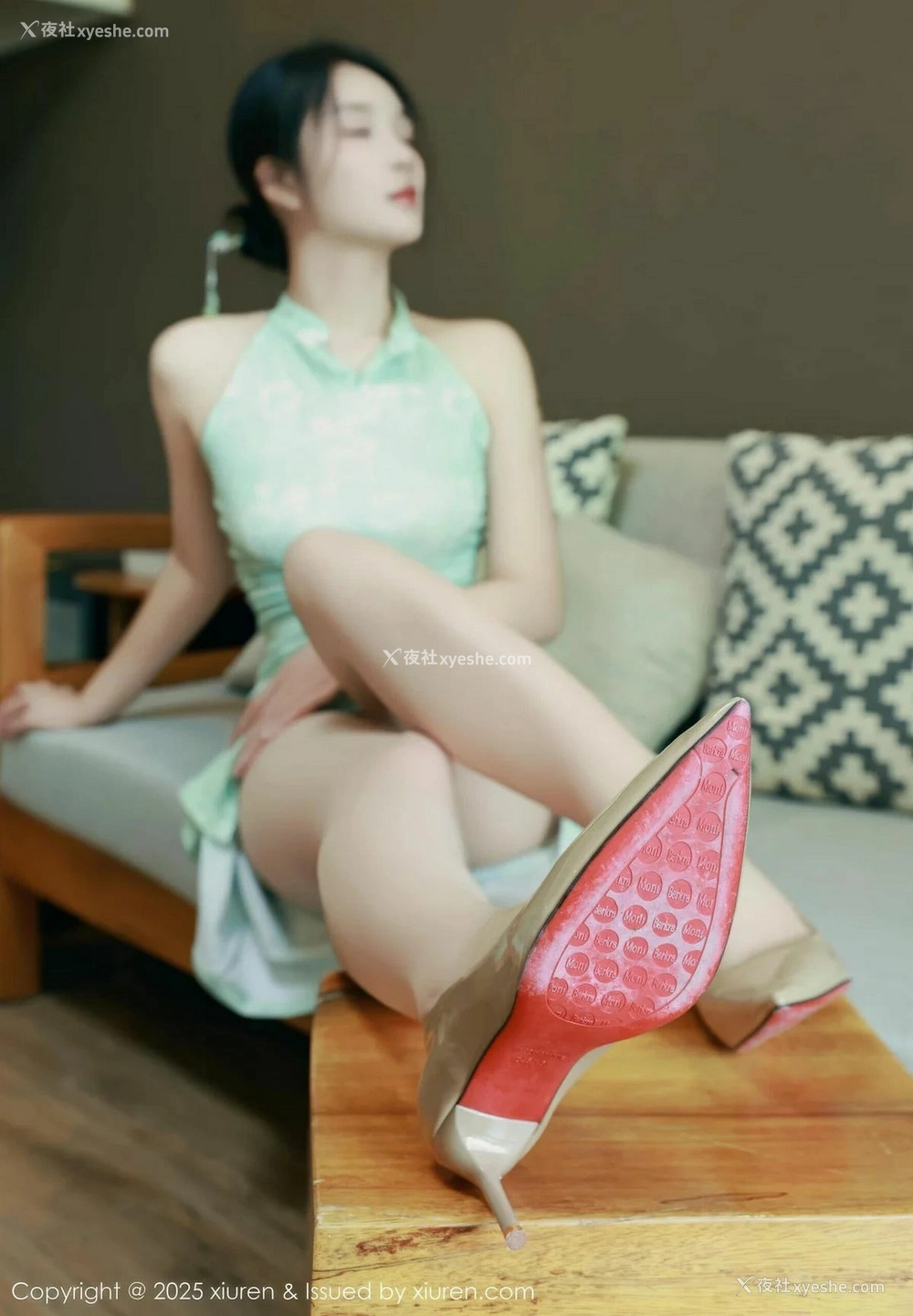 1P - [XiuRen秀人网] No.10538 南乔 [89P]