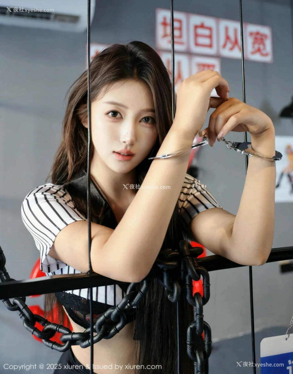 1P - [XiuRen秀人网] No.10541 梨霜儿 [81P]