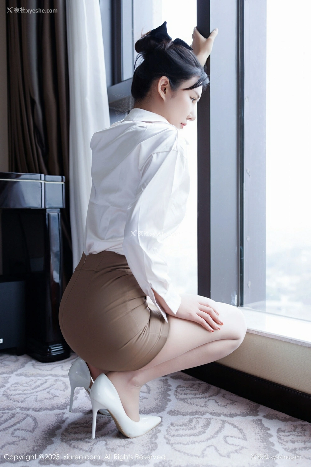 1P - [XiuRen秀人网] No.10543 艺艺yiyi [50P]