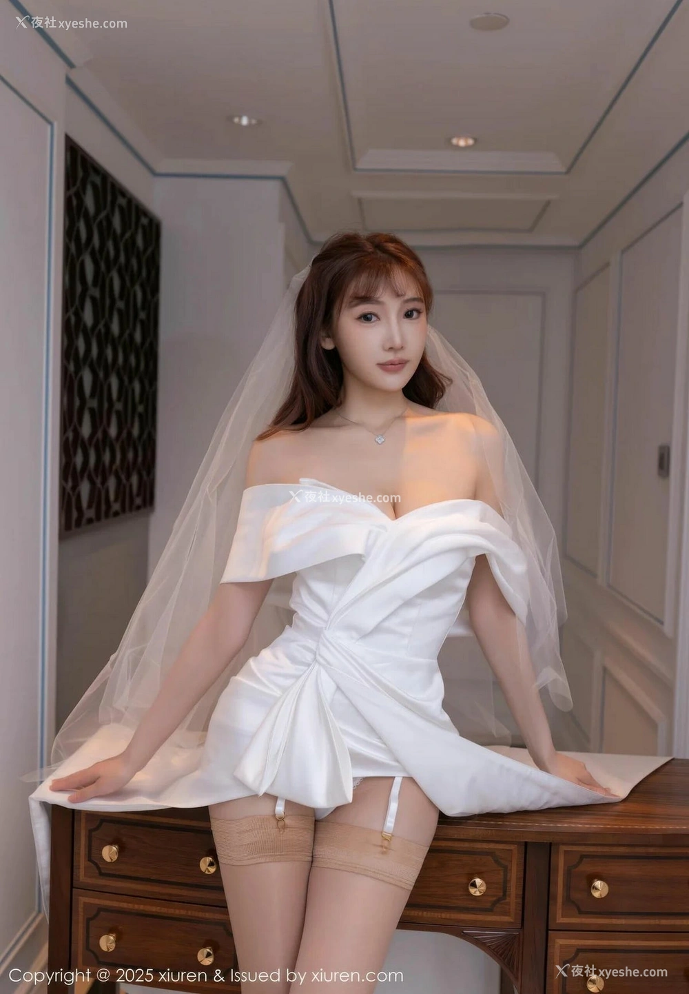 1P - [XiuRen秀人网] No.10535 陆萱萱 [81P]