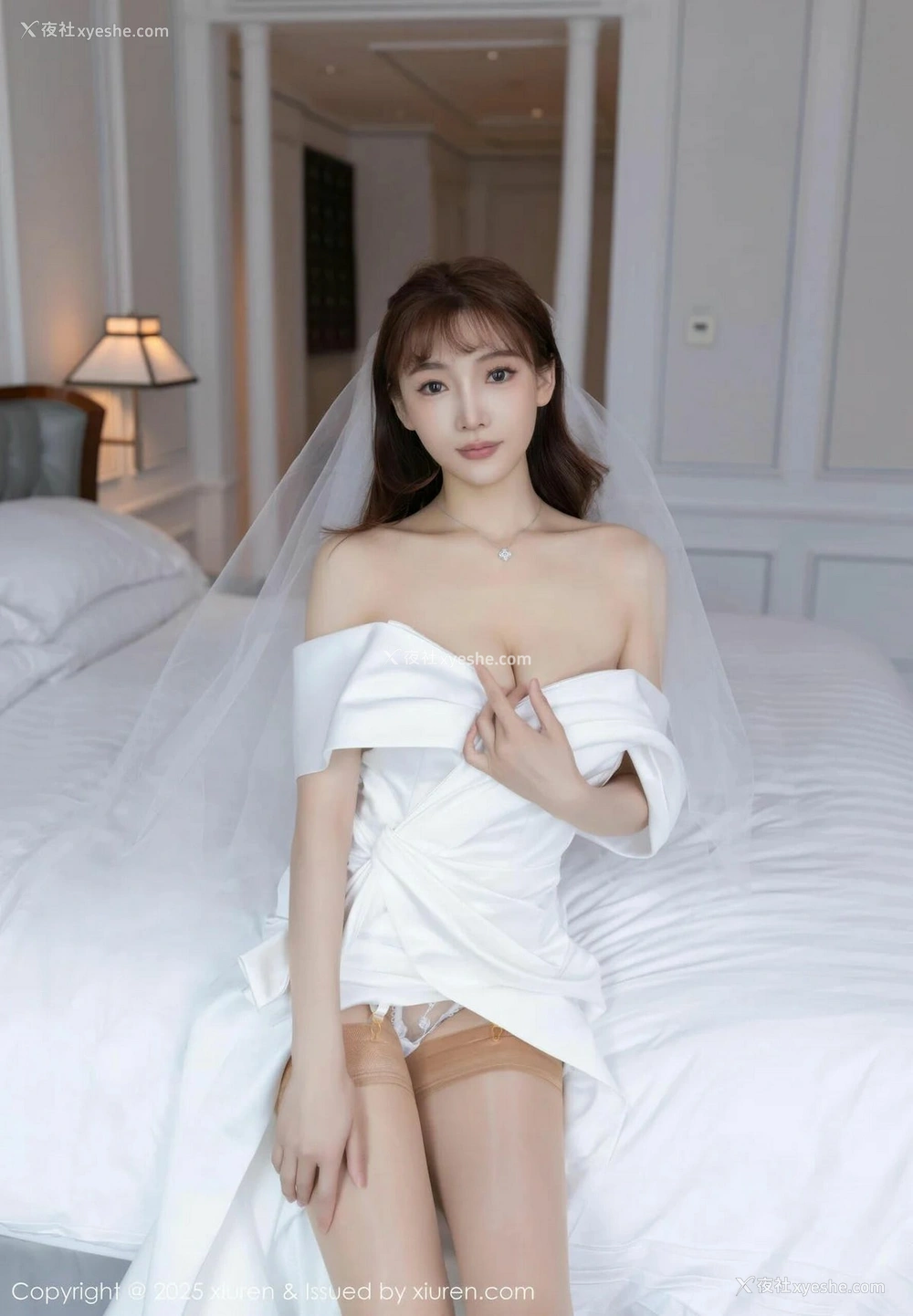 1P - [XiuRen秀人网] No.10535 陆萱萱 [81P]