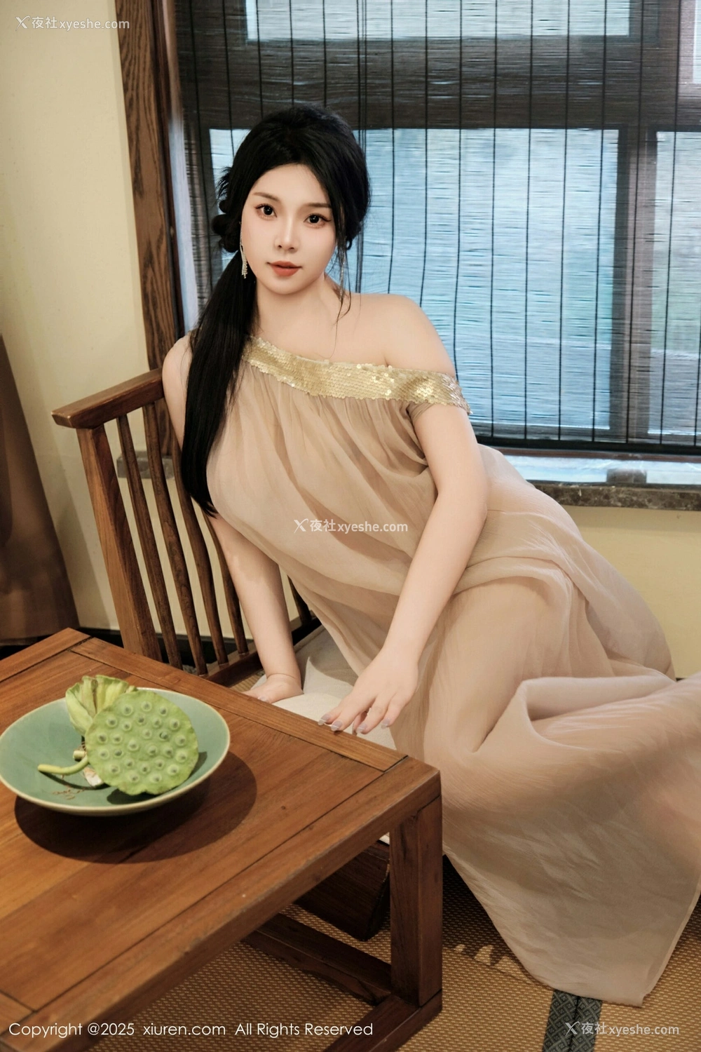 1P - [XiuRen秀人网] No.10500 麦田 [51P]