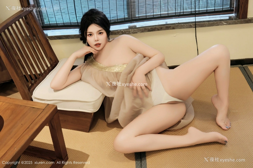1P - [XiuRen秀人网] No.10500 麦田 [51P]