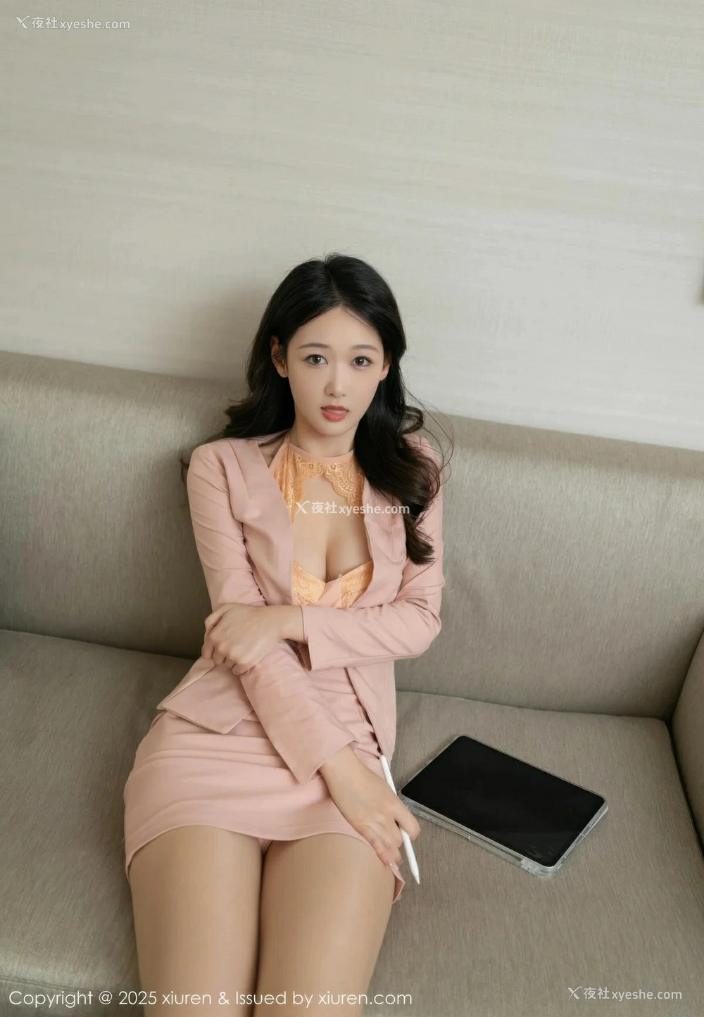 1P - [XiuRen秀人网] No.10520 唐安琪 [84P]
