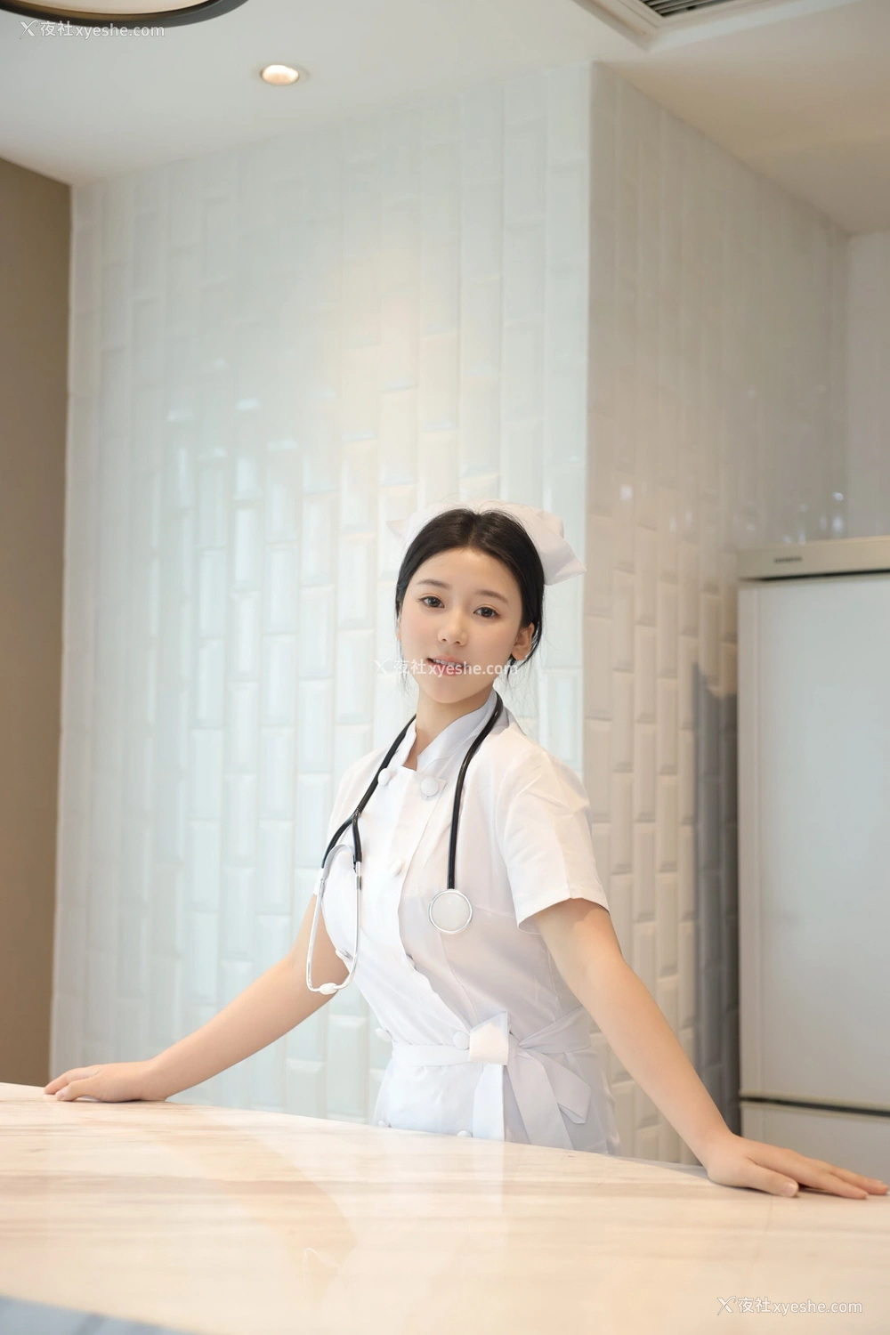 1P - 秀人网 新晋美模 林嘉馨 – 高清无水印完整版《白色护士制服》 [113P]