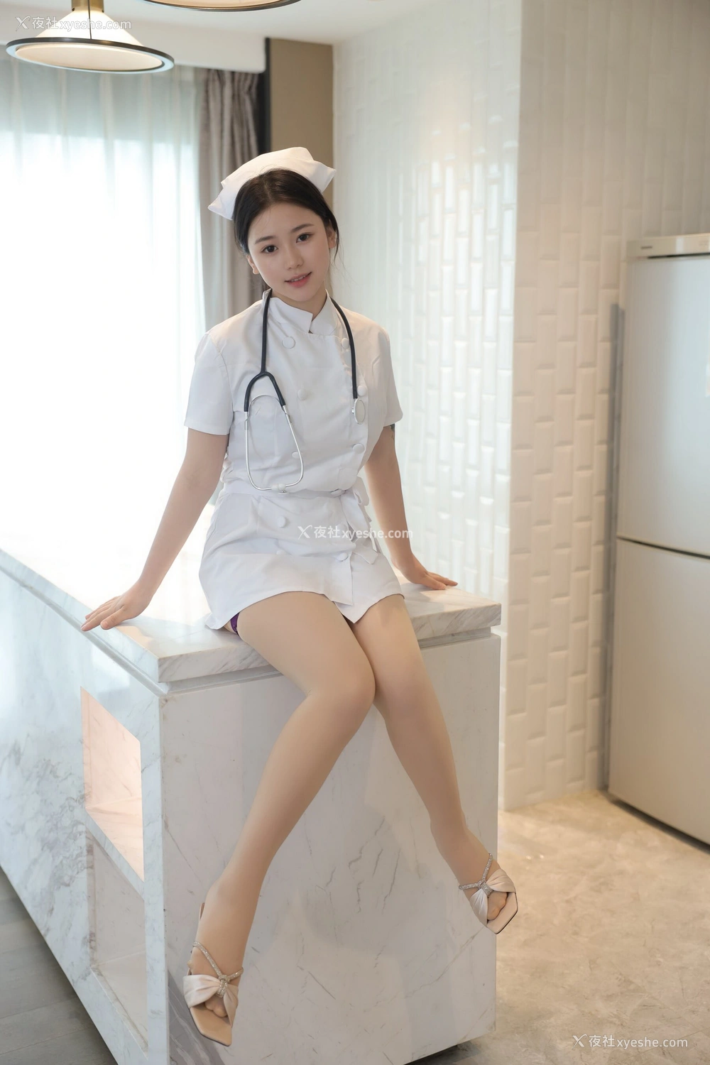 1P - 秀人网 新晋美模 林嘉馨 – 高清无水印完整版《白色护士制服》 [113P]