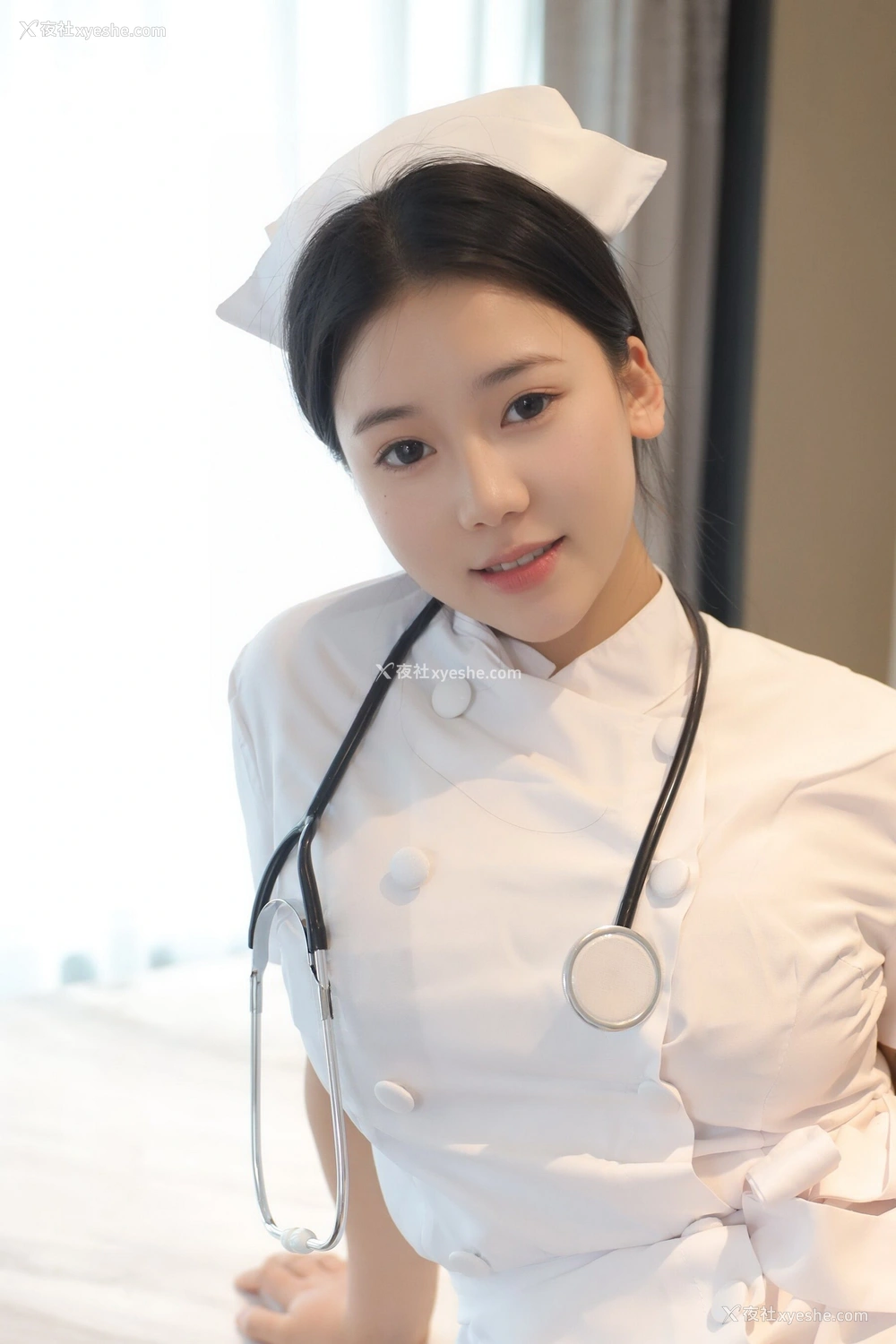 1P - 秀人网 新晋美模 林嘉馨 – 高清无水印完整版《白色护士制服》 [113P]
