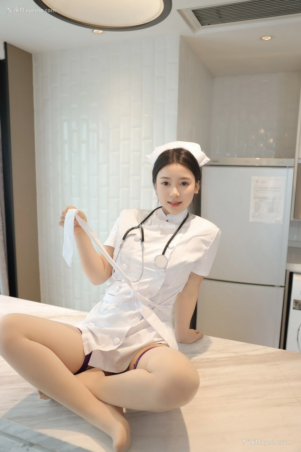 1P - 秀人网 新晋美模 林嘉馨 – 高清无水印完整版《白色护士制服》 [113P]